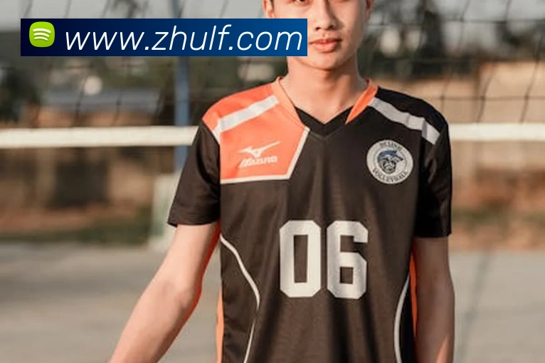 足球直播中超申花战术调整影响比赛节奏与首发安排